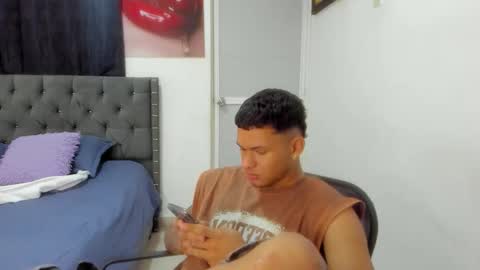Snapshot of master_billy1 chatting on May 19, 5:03 am master_billy1 online show from May 19, 5:03 am