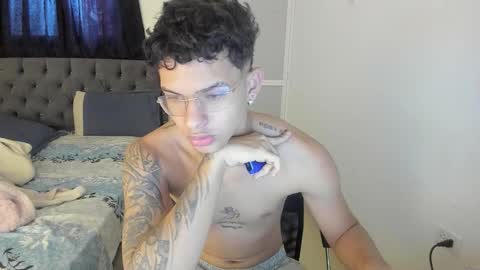 master_boy28 online show from October 27, 1:37 pm