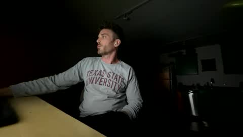 Snapshot of master_louie chatting on November 2, 6:27 am muskyjockdick online show from November 2, 6:27 am