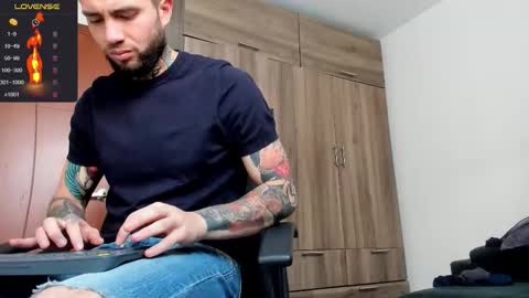 steven  online show from November 28, 3:36 pm