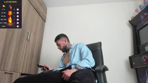 steven  online show from February 12, 4:24 pm