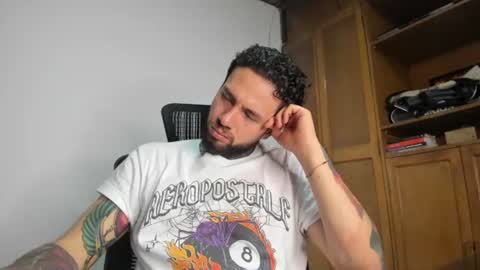 Snapshot of master_steven_01 chatting on June 18, 11:20 pm steven online show from June 18, 11:20 pm