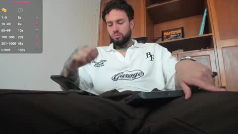 Snapshot of master_steven_01 chatting on June 23, 10:52 pm steven online show from June 23, 10:52 pm