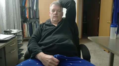 Snapshot of master_thorn chatting on March 29, 5:51 am Master Thorn online show from March 29, 5:51 am