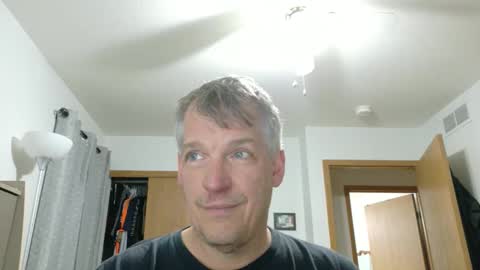 Snapshot of master_thorn chatting on April 12, 3:11 am Master Thorn online show from April 12, 3:11 am