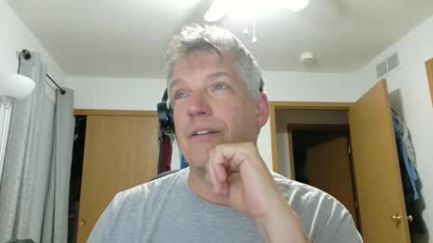 Snapshot of master_thorn chatting on April 19, 2:44 am Master Thorn online show from April 19, 2:44 am
