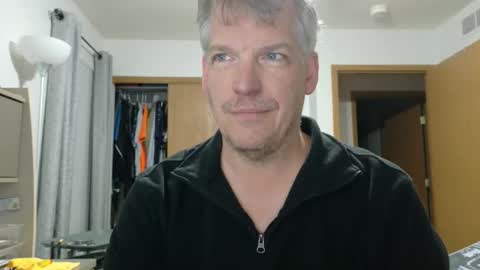Snapshot of master_thorn chatting on May 8, 2:39 am Master Thorn online show from May 8, 2:39 am
