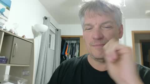 Snapshot of master_thorn chatting on May 20, 3:02 am Master Thorn online show from May 20, 3:02 am