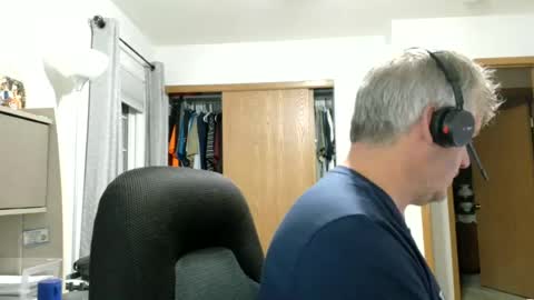 Snapshot of master_thorn chatting on July 8, 2:27 am Master Thorn online show from July 8, 2:27 am