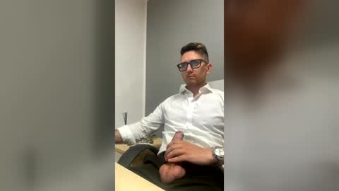 Snapshot of masterboss_fl chatting on July 1, 11:45 am Master Boss online show from July 1, 11:45 am
