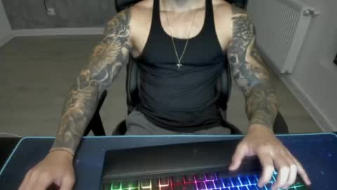 Snapshot of masterkingmuscle chatting on December 3, 6:49 pm masterkingmuscle online show from December 3, 6:49 pm