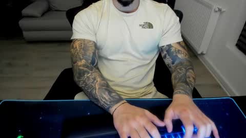 Snapshot of masterkingmuscle chatting on March 4, 8:16 pm masterkingmuscle online show from March 4, 8:16 pm