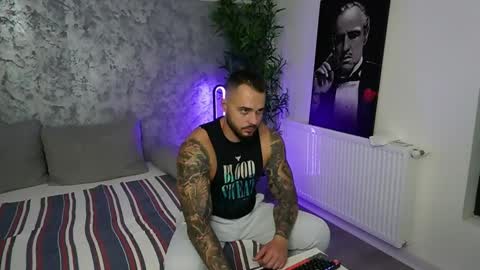 Snapshot of masterkingmuscle chatting on November 7, 10:54 pm masterkingmuscle online show from November 7, 10:54 pm