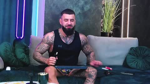 masterkingofmuscle online show from January 8, 6:20 am