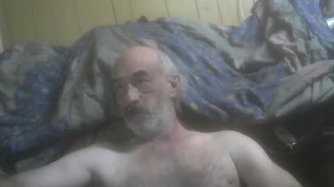 Snapshot of mastermichael24 chatting on December 27, 2:04 am mastermichael24 online show from December 27, 2:04 am