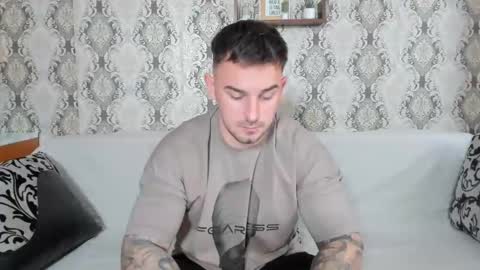 Snapshot of mastermusclejon chatting on December 6, 11:11 am Jon online show from December 6, 11:11 am