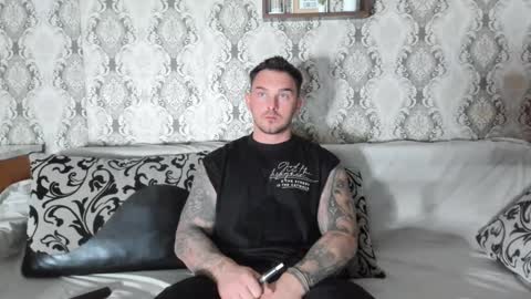 Snapshot of mastermusclejon chatting on February 14, 9:10 pm Jon online show from February 14, 9:10 pm