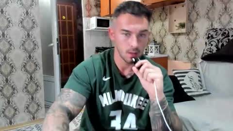 Snapshot of mastermusclejon chatting on September 22, 8:00 pm Jon online show from September 22, 8:00 pm