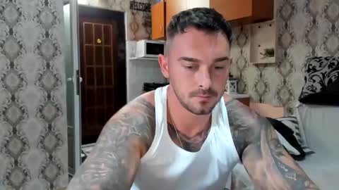 Snapshot of mastermusclejon chatting on September 24, 7:28 pm Jon online show from September 24, 7:28 pm