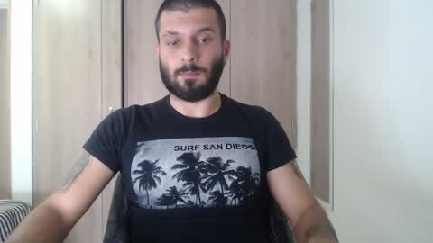 Snapshot of masterofinfatuation chatting on December 4, 7:01 pm   online show from December 4, 7:01 pm