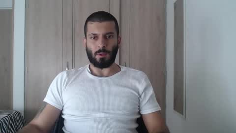 Snapshot of masterofinfatuation chatting on December 6, 1:22 pm   online show from December 6, 1:22 pm