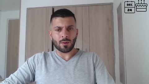 Snapshot of masterofinfatuation chatting on December 19, 8:23 pm   online show from December 19, 8:23 pm