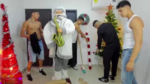 Team Cris Darwin- Fernando- Stiven- David online show from December 4, 11:41 am