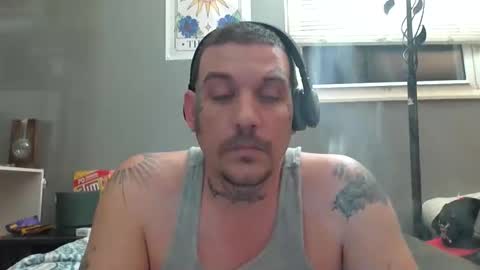 Snapshot of mastersmiley69 chatting on April 20, 3:42 am mastersmiley69 online show from April 20, 3:42 am