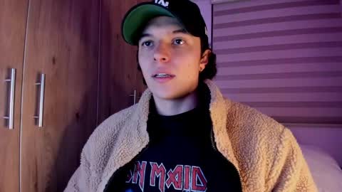 Snapshot of mastrangelo_x chatting on May 25, 3:34 am mastrangelo_x online show from May 25, 3:34 am