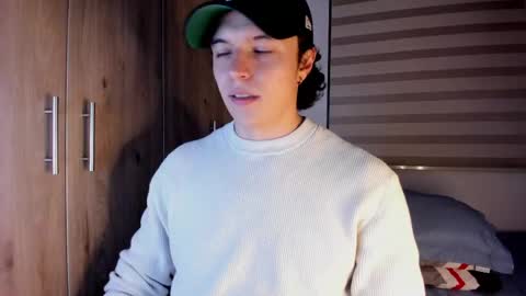 Snapshot of mastrangelo_x chatting on May 29, 4:21 am mastrangelo_x online show from May 29, 4:21 am