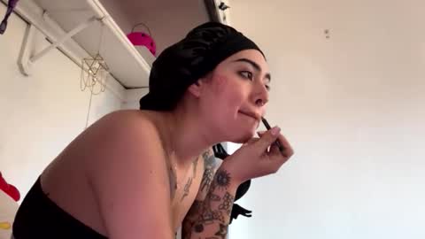 masturbatingmariamiller online show from November 27, 9:50 pm