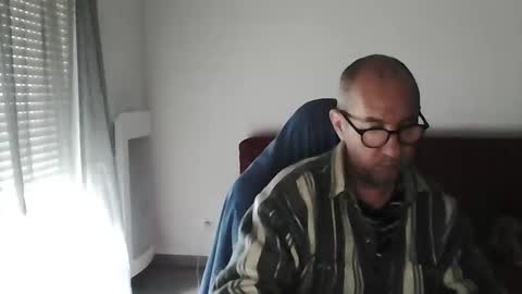 mat11efou online show from October 16, 10:05 am