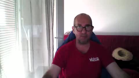 mat11efou online show from October 18, 1:56 pm