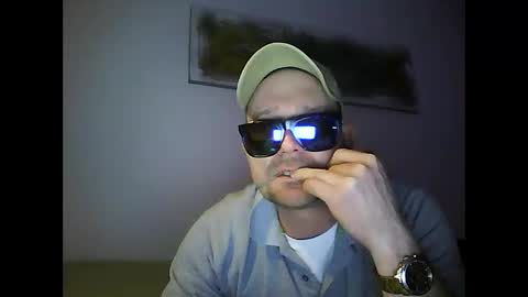 Snapshot of matcelpb1987 chatting on December 16, 7:00 pm Marcel online show from December 16, 7:00 pm