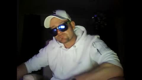 Snapshot of matcelpb1987 chatting on December 18, 3:58 am Marcel online show from December 18, 3:58 am