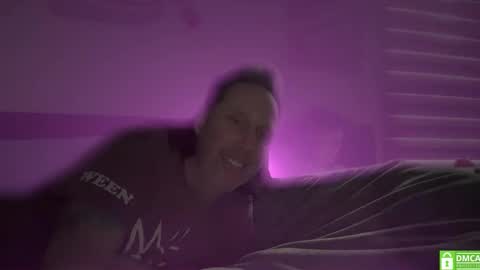 Snapshot of matchingtracksuits chatting on January 27, 3:07 pm Jer and Kel online show from January 27, 3:07 pm