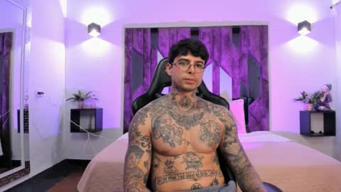 mateo_dilucajs1 online show from September 14, 6:51 pm