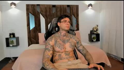 mateo_dilucajs1 online show from October 10, 10:09 pm