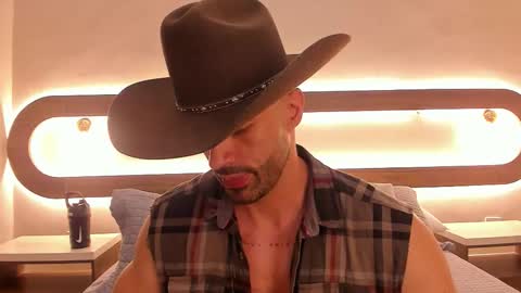 Mateo online show from March 8, 2:54 pm