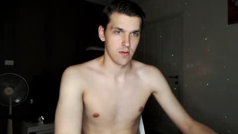 Snapshot of mateo_zeus chatting on December 21, 3:20 pm mateo_zeus online show from December 21, 3:20 pm