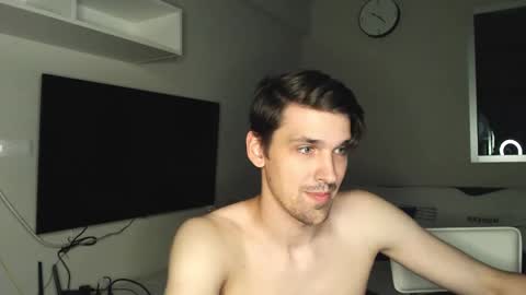 Snapshot of mateo_zeus chatting on January 7, 6:48 am mateo_zeus online show from January 7, 6:48 am