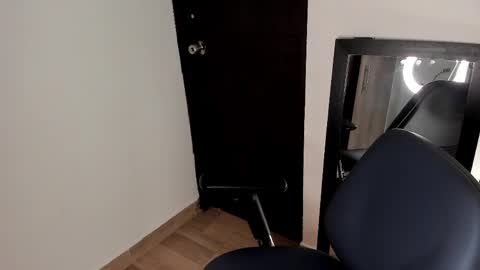 Snapshot of mateobaer_ chatting on May 13, 12:13 pm Mateo Baer online show from May 13, 12:13 pm