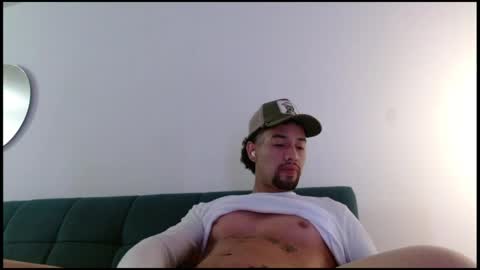 Snapshot of mathew444 chatting on April 28, 10:09 am STRURIBE ON INSTAGRAM online show from April 28, 10:09 am