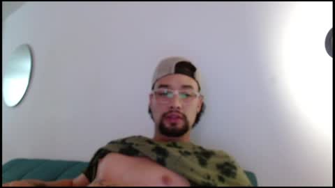 Snapshot of mathew444 chatting on May 16, 7:34 pm STRURIBE ON INSTAGRAM online show from May 16, 7:34 pm