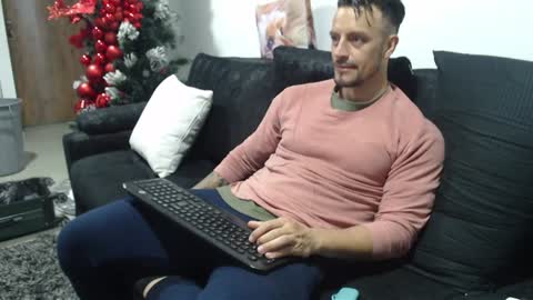 Snapshot of mathew_tatu chatting on December 15, 11:31 pm ..................................................................................................onlyfans i am mathew online show from December 15, 11:31 pm