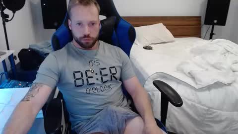 Snapshot of mathieu6606 chatting on February 22, 5:51 am Math online show from February 22, 5:51 am