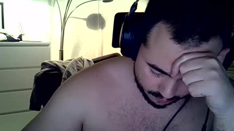 Mathou online show from December 4, 10:30 pm