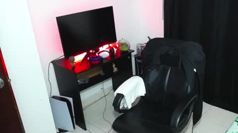 Snapshot of matias_bianco01 chatting on February 4, 5:21 am matias online show from February 4, 5:21 am