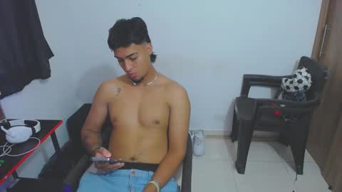 Snapshot of matias_bianco01 chatting on March 10, 4:14 pm matias online show from March 10, 4:14 pm