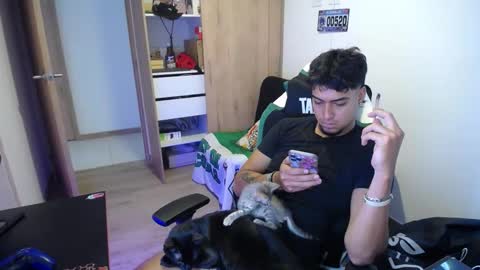 Snapshot of matias_bianco01 chatting on September 15, 9:26 pm matias online show from September 15, 9:26 pm